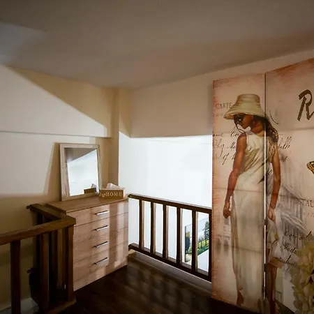 Апартаменти Flat W. Attic Near Beach And Old Port Ханья (Крит)