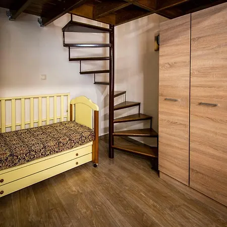 Flat W. Attic Near Beach And Old Port Apartman