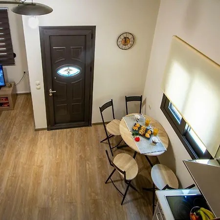 Flat W. Attic Near Beach And Old Port Lägenhet